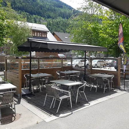 De La Gare Hotel
