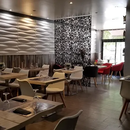 De La Gare Hotel